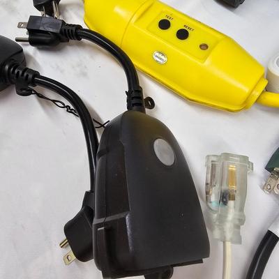 Power Strips, Short Extension Cords & More (DG-JS)