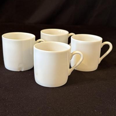 Delonghi Espresso Maker and Cups (K-SF)