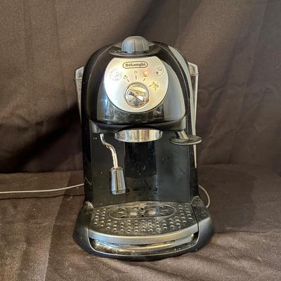 Delonghi Espresso Maker and Cups (K-SF)