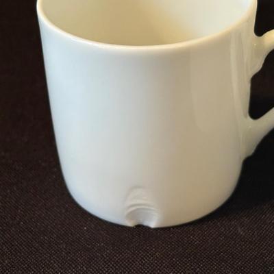 Delonghi Espresso Maker and Cups (K-SF)