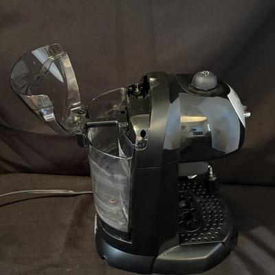 Delonghi Espresso Maker and Cups (K-SF)