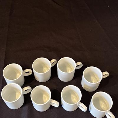 Delonghi Espresso Maker and Cups (K-SF)