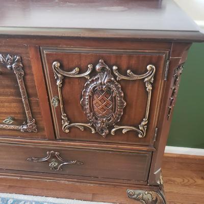 Antique Ornate Buffet (DR-KD)