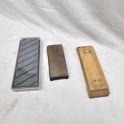 Assortment of Sharpening Stones, Hones & Diamond Plates (DG-JS)