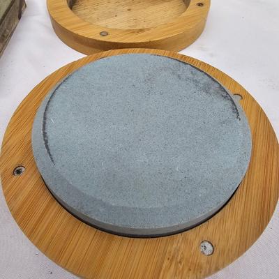 Assortment of Sharpening Stones, Hones & Diamond Plates (DG-JS)