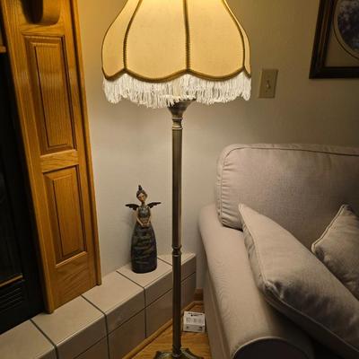 Floor lamp