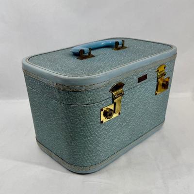 Sale Photo Thumbnail #314: Great condition on the outside, minor stains on the inside. Missing the top tray. No keys, but the latches open and close as expected