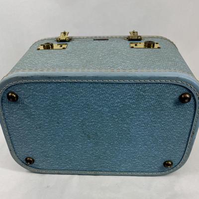 Sale Photo Thumbnail #321: Great condition on the outside, minor stains on the inside. Missing the top tray. No keys, but the latches open and close as expected