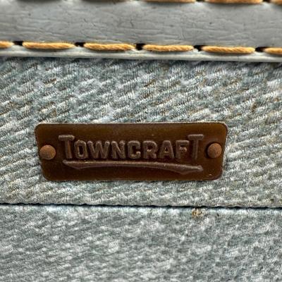 Sale Photo Thumbnail #315: Great condition on the outside, minor stains on the inside. Missing the top tray. No keys, but the latches open and close as expected