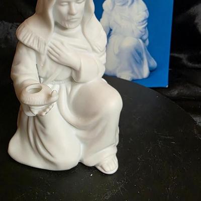 Avon Nativity – “The Innkeeper” Matte Bisque Porcelain Figurine with Box