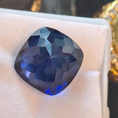 Lab Grown 3 cts Blue Sapphire