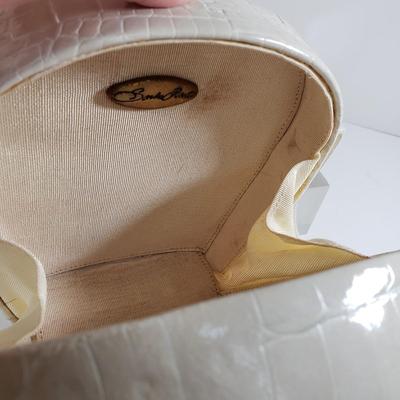 LOT 225MBL: Alligator Print Purse with Dust Bag & Whiting & Davis Gold Mesh Heart Key Ring