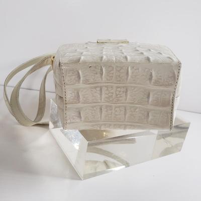 LOT 225MBL: Alligator Print Purse with Dust Bag & Whiting & Davis Gold Mesh Heart Key Ring