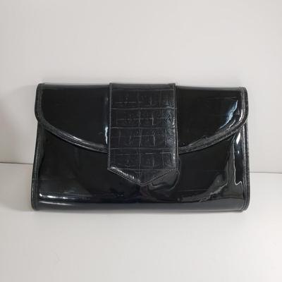 LOT 227MBL: Black Patent Leather Bags by Rodo & Caprice