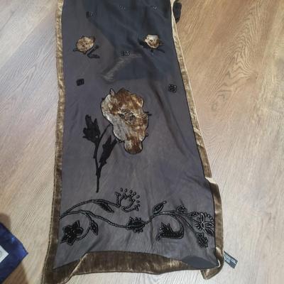 LOT 232MBL: Variety of Ladies Scarves-Different Sizes & Material