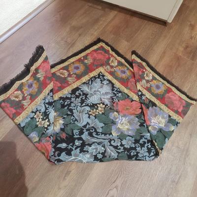 LOT 232MBL: Variety of Ladies Scarves-Different Sizes & Material