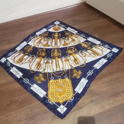 LOT 232MBL: Variety of Ladies Scarves-Different Sizes & Material