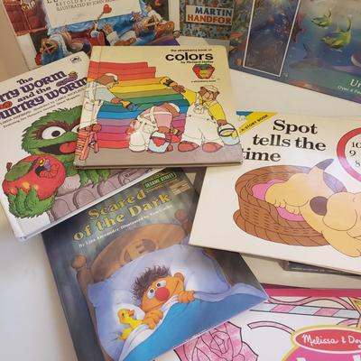 LOT 238B: Kids Table & Chair Set with Assortment of Unopened Crafts, Puzzles & Books