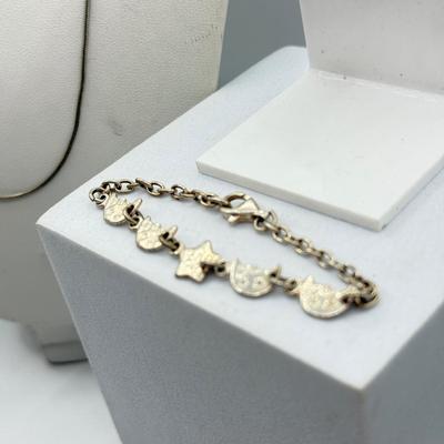 LOT 281J: 925 Sterling Silver Moons & Star Bracelet, Pierced Drop Earrings & Chains (10.24g)