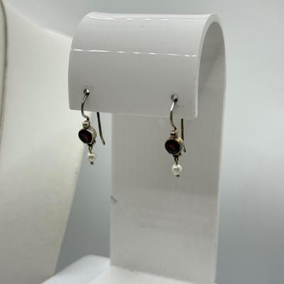 LOT 281J: 925 Sterling Silver Moons & Star Bracelet, Pierced Drop Earrings & Chains (10.24g)