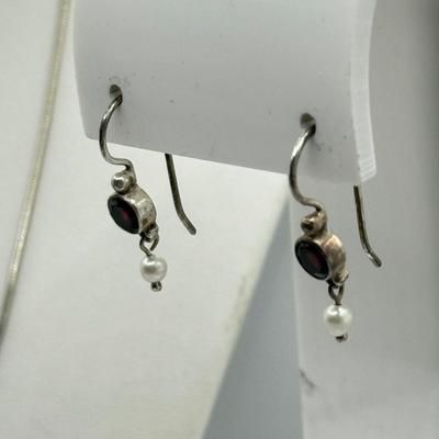 LOT 281J: 925 Sterling Silver Moons & Star Bracelet, Pierced Drop Earrings & Chains (10.24g)