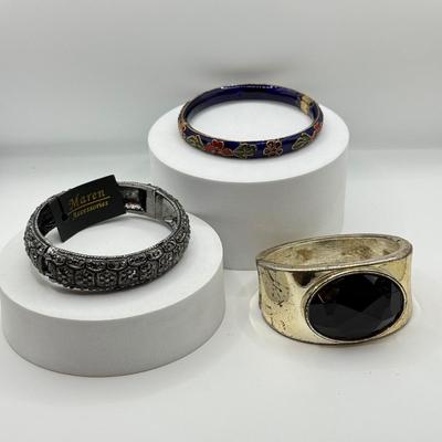 LOT 284J: Collection of Hinged Bangle Bracelets