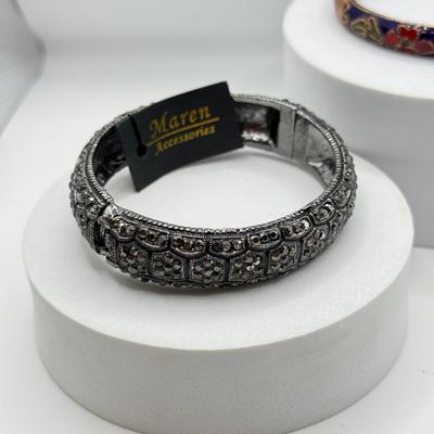 LOT 284J: Collection of Hinged Bangle Bracelets