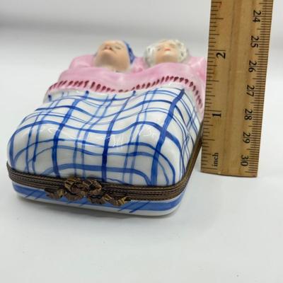 LOT 294F: Limoges France Rochard Porcelain Sleeping Couple Trinket Box
