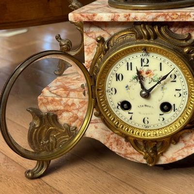LOT 300L: Antique 19th Century French Marble and Brass Mantel Clock
