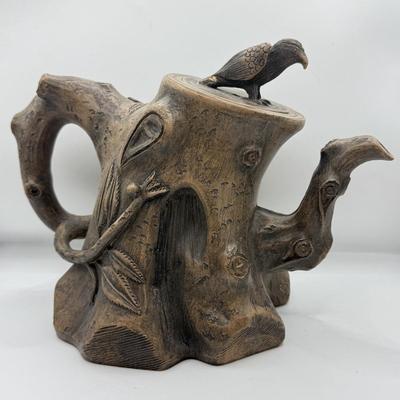 LOT 336L: Vintage Chinese Yixing Clay Teapot