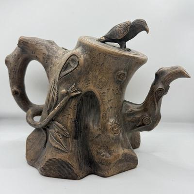 LOT 336L: Vintage Chinese Yixing Clay Teapot