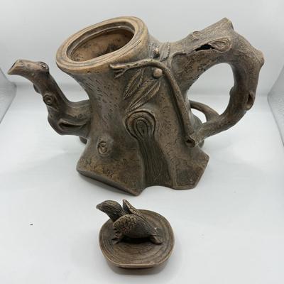 LOT 336L: Vintage Chinese Yixing Clay Teapot