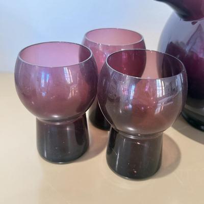LOT 426L: MCM Cambridge Glass Amethyst Ball Jug Pitcher & 3 Glasses