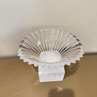 LOT 430F: Art Vannes Le Chatel Calla Lily Vase, Signed Vase & More