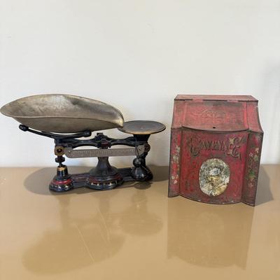 LOT 433L: Vintage Metal Scale & Cayenne Tin Box