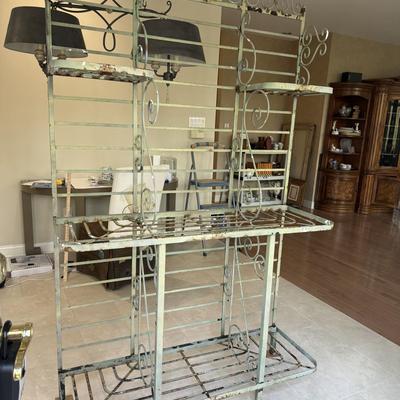 LOT 466K: Green Metal Outdoor Plant Stand / Garden Bench