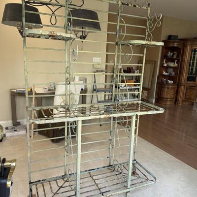 LOT 466K: Green Metal Outdoor Plant Stand / Garden Bench