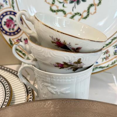 LOT 467F: Fine China: Wedgwood, Haviland Limoges & More