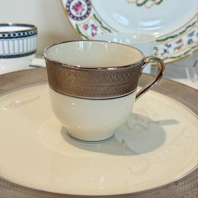 LOT 467F: Fine China: Wedgwood, Haviland Limoges & More