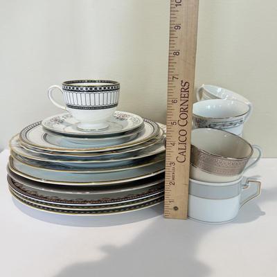 LOT 467F: Fine China: Wedgwood, Haviland Limoges & More