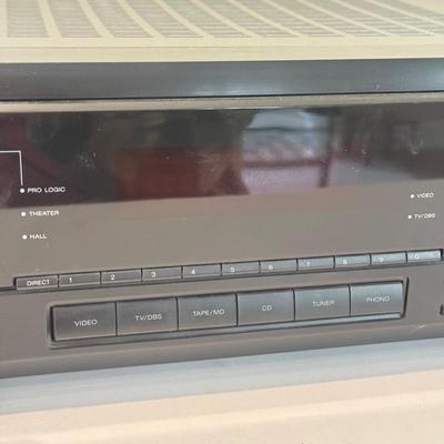 LOT 470F: Sony FM Stereo/AM-FM Receiver STR-DE505