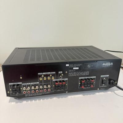 LOT 470F: Sony FM Stereo/AM-FM Receiver STR-DE505