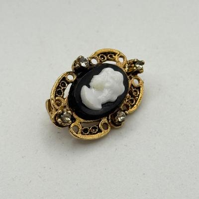 LOT 474J: 10kt Gold Cameo (3.05g) & Larger 925 Sterling Silver Cameo (6.2g)