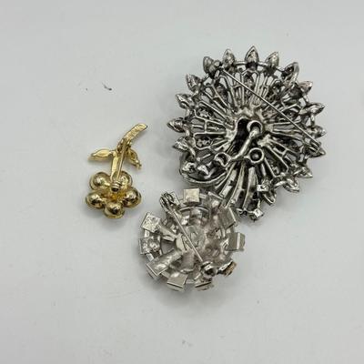 LOT 480J: Goldtone Necklaces, Bracelet & More