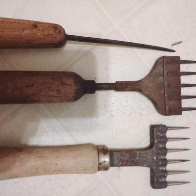 ice pick and ice chippers