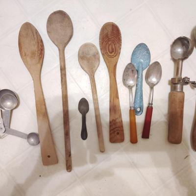 spoons and scoops