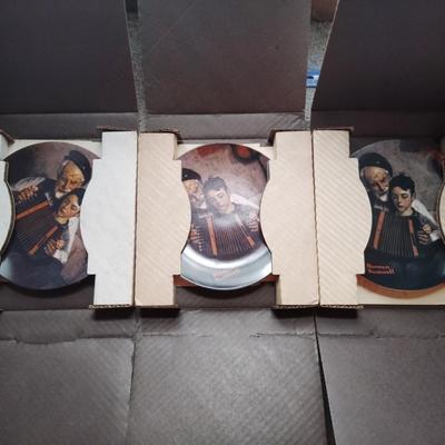 3 collector plates with original boxes