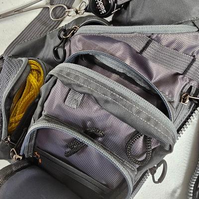 Bassdash Fishing Vest & Cortland Landing Net (G-JS)