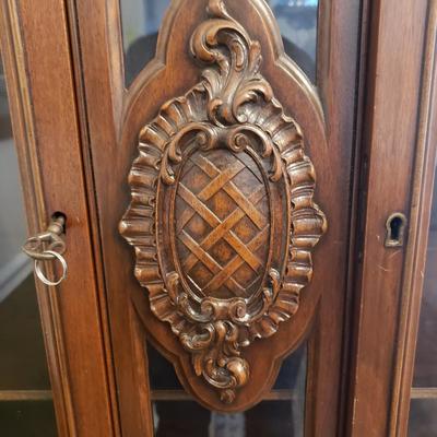 Ornate Claw Foot China Cabinet (DR-KD)