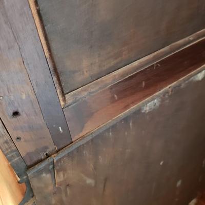 Ornate Claw Foot China Cabinet (DR-KD)